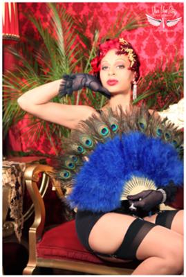 photo/set design: Viva Van Story MUAH: PinMeUp Hair, The Glitterbug